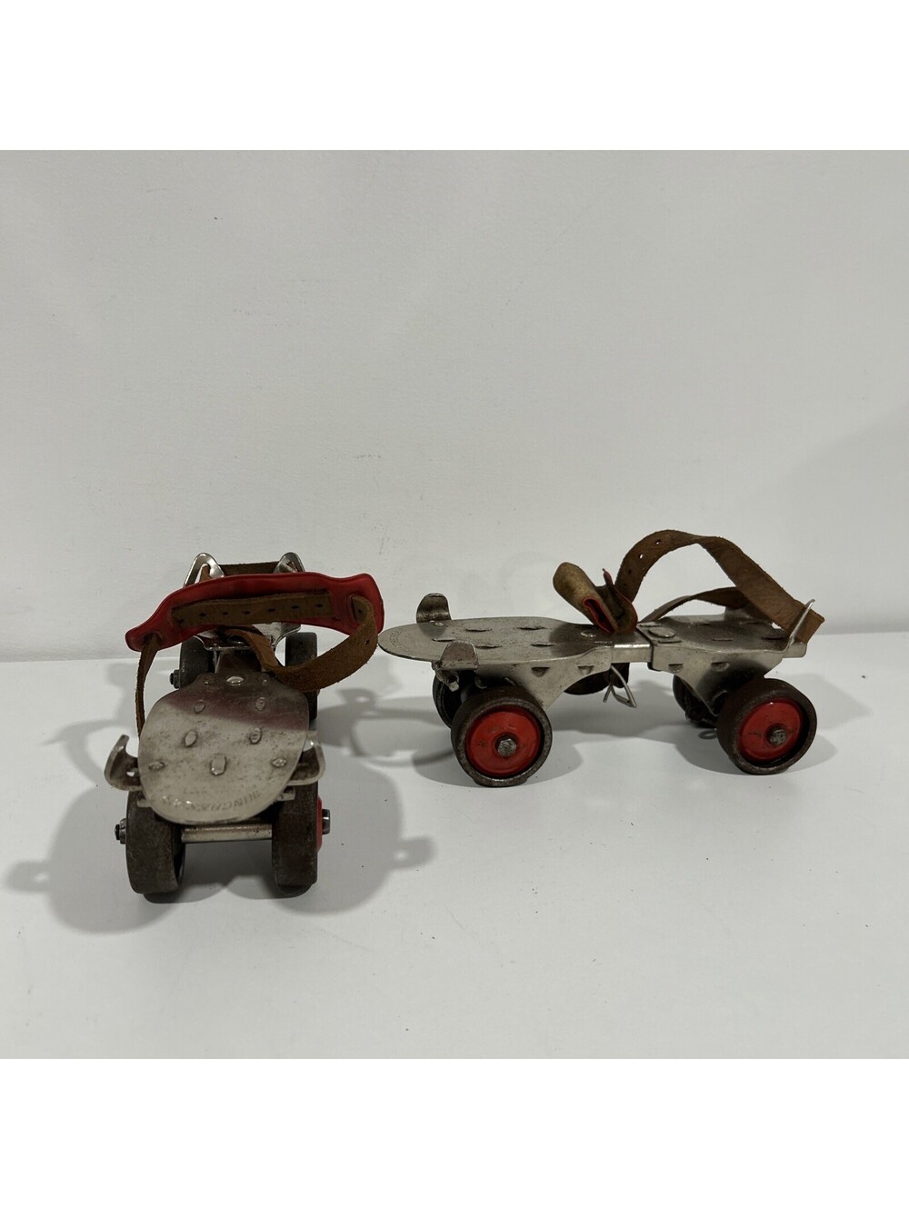 VINTAGE 1940s Winchester 3831 Roller Skates Clamp-On Metal Wheels Straps 6–6.5W